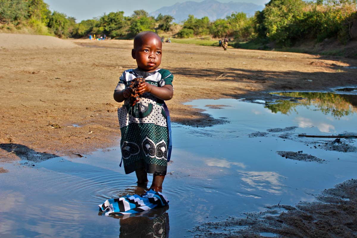 Child-mortality-and-waterborne-disease-baby-girl-1200x800